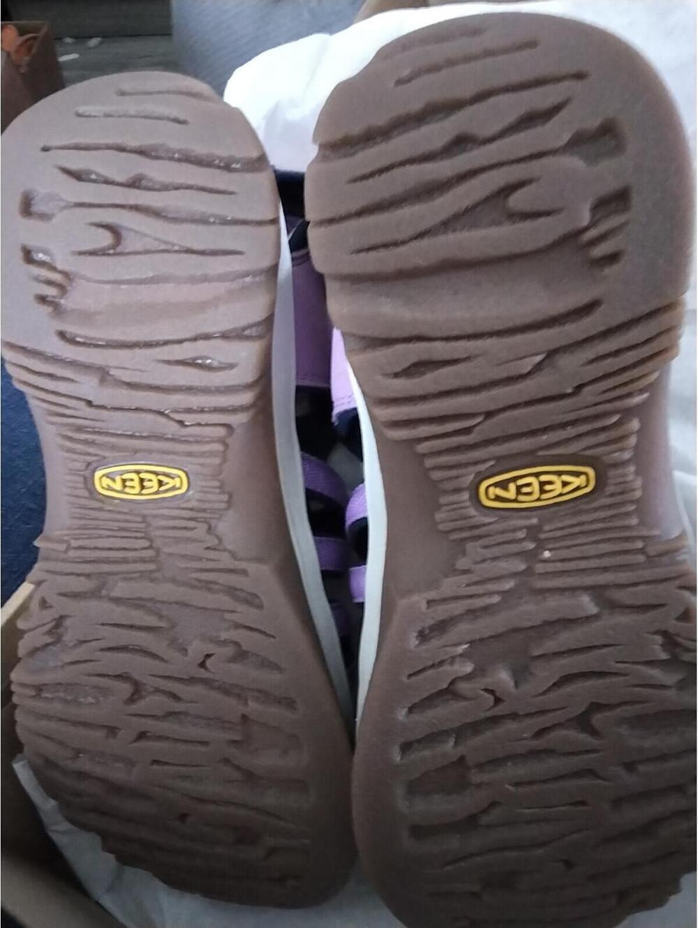 Women's Keen purple sandals  waterproof great for outdoor activities size 7.5